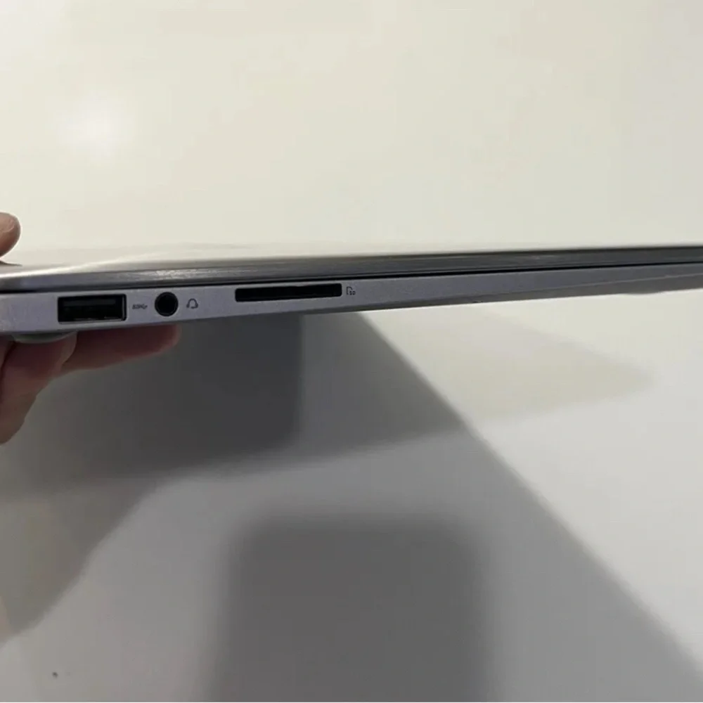 ASUS ZENBOOK UX330U Notebook PC